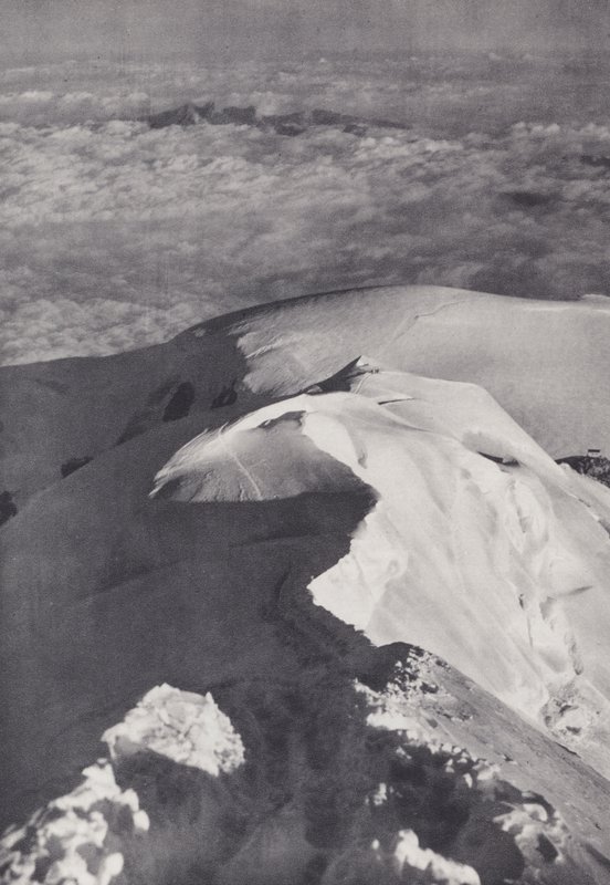 Mont Blanc Sıradağları: Mont Blanc Zirvesi Sırtı (s/b fotoğraf) by Francis Sydney Smythe