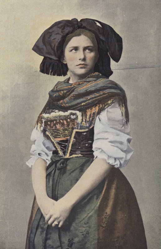 Alsas kostümlü by French Photographer