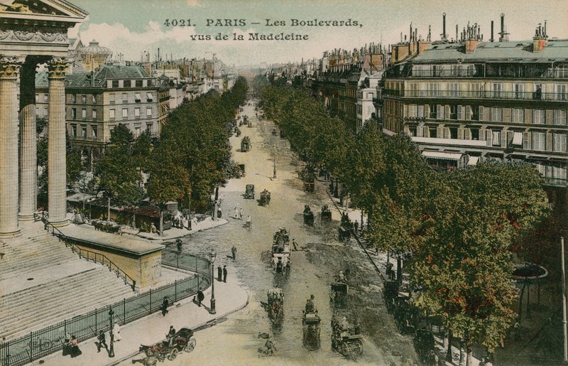 Boulevard de la Madeleine'den görülen Paris bulvarları. 1913 yılında gönderilen kartpostal. by French Photographer