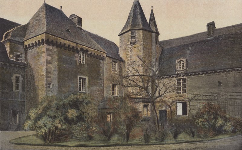 Carrouge, Chateau, Avluda Cephe by French Photographer