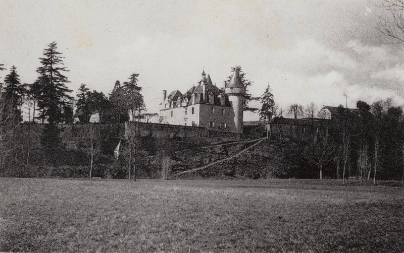 Cazoules, Chateau De La Fonte-Haute by French Photographer