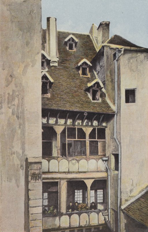 Chalon-sur-Saone, 5 Tavan Arası Olan Ev by French Photographer
