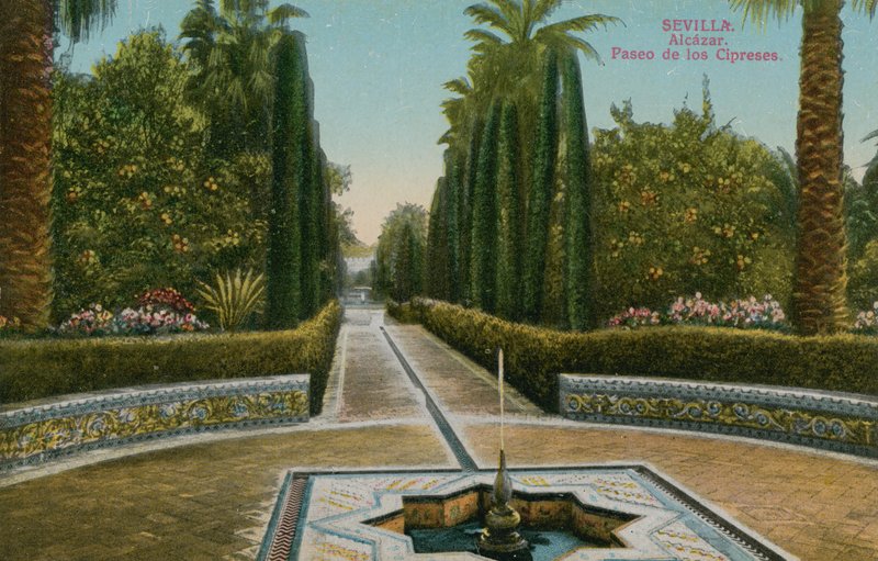 Cypress Walk, Alcazar, Sevilla, İspanya. 1913 yılında gönderilen kartpostal. by French Photographer