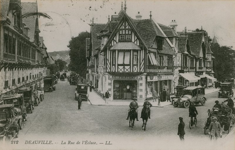 Deauville, La Rue de lEcluse. 1913 yılında gönderilen kartpostal. by French Photographer