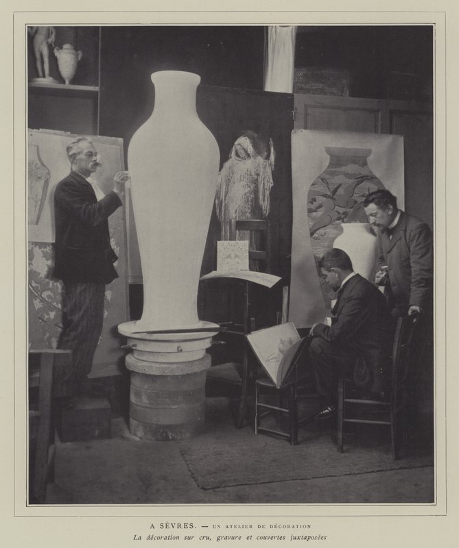 Fransa Sevres porselen fabrikasında dekorasyon atölyesi (s/b fotoğraf) by French Photographer