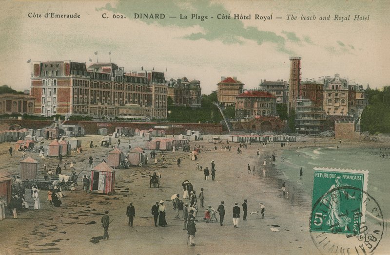 Dinard - plaj ve Royal Hotel. 1913 yılında gönderilen kartpostal. by French Photographer