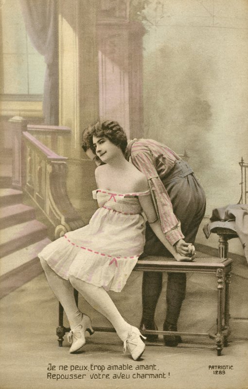 Kucaklayan çift (renkli fotoğraf) by French Photographer