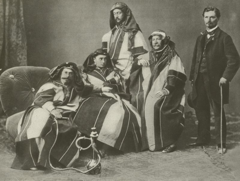 Ferdinand De Lesseps (sağdan ikinci) Süveyş kanalında çalışırken (s/b fotoğraf) by French Photographer
