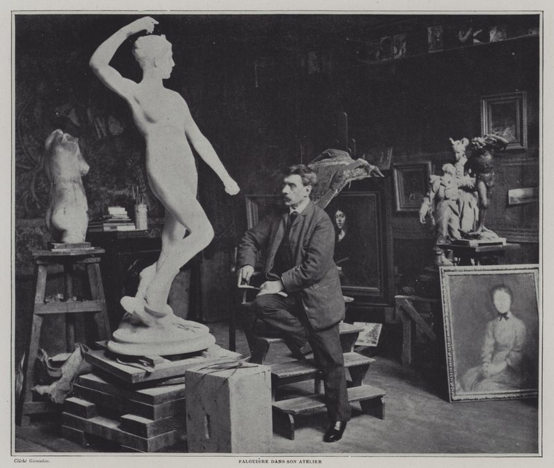 Fransız ressam ve heykeltıraş Alexandre Falguiere stüdyosunda (s/b fotoğraf) by French Photographer