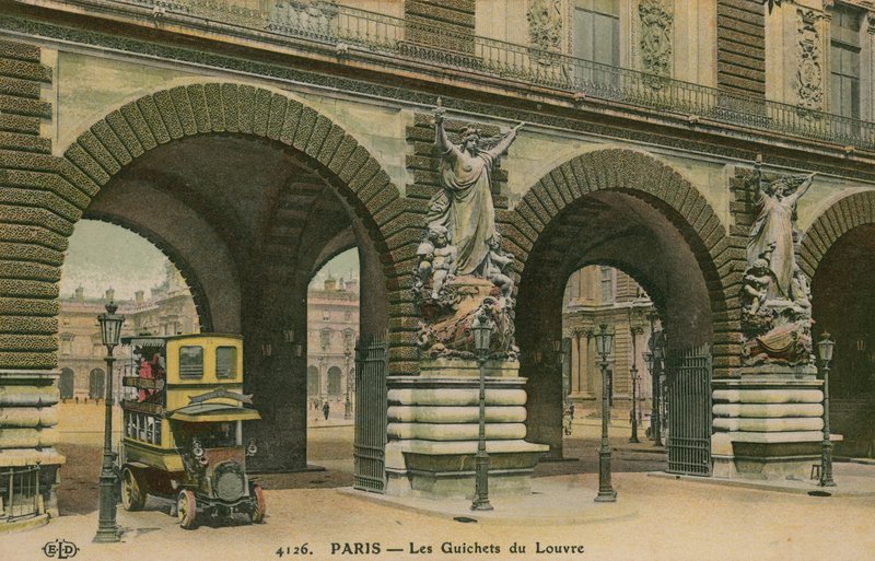 Louvre Kapıları, Paris, Fransa. 1913 yılında gönderilen kartpostal. by French Photographer