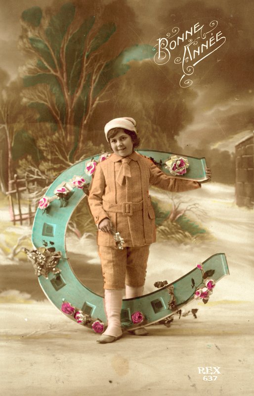Büyük at nalı olan kız by French Photographer