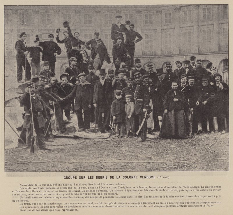Paris Komünü, Vendome Sütununun Enkazındaki Grup by French Photographer