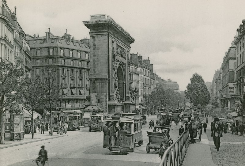 La Porte et le Boulevard Saint-Denis, Saint-Denis Kapısı ve Bulvar (fotogravür) by French Photographer