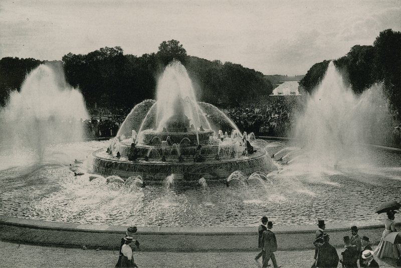 Latona Havzası ve Yeşil Halı, Latons Çeşmesi ve Yeşil Halı (fotogravür) by French Photographer