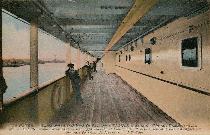 Le Havre - SS Fransa'nın iç kısmı, Compagnie Generale Transatlantique'e ait okyanus gemisi. 135 metre uzunluğunda, birinci sınıf kabin yüksekliğinde gezinti güvertesi. 1913 yılında gönderilen kartpostal. by French Photographer