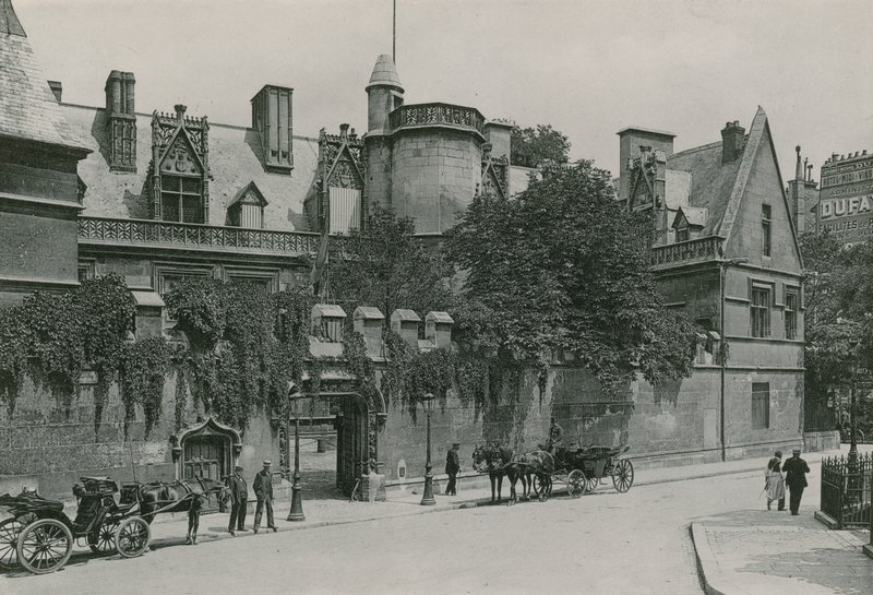 Musee de Cluny, Cluny Müzesi (fotogravür) by French Photographer