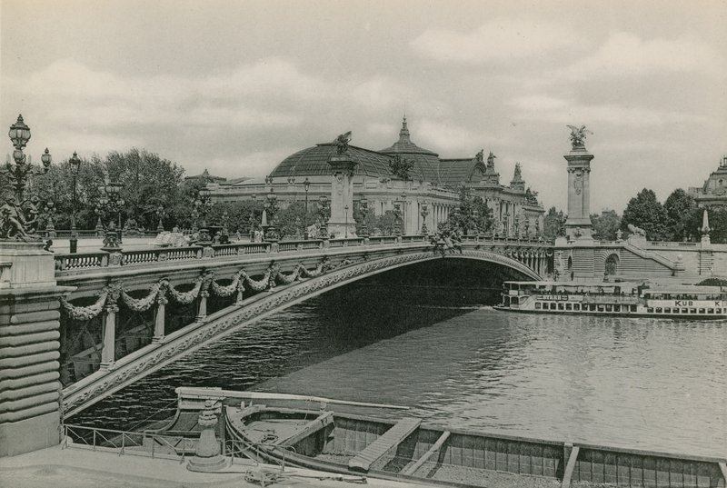 Pont Alexandre III ve Grand Palais, Alexandre Köprüsü ve Büyük Saray (fotogravür) by French Photographer