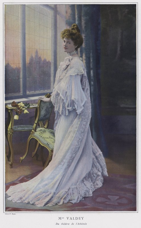 Madam Valdey, Fransız aktris (renkli fotoğraf) by French Photographer