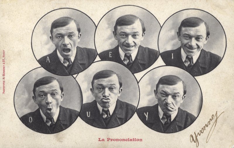 Yüzleri çeken adam (s/b fotoğraf) by French Photographer