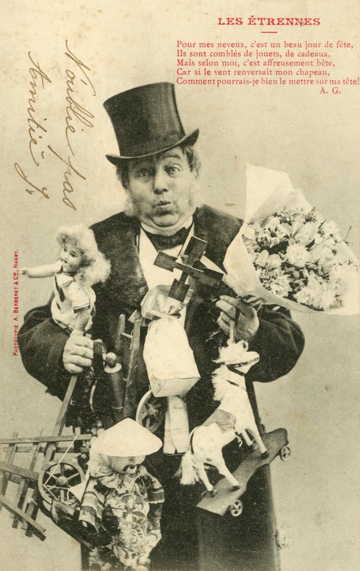 Adam, çocuk hediyeleriyle tartıldı by French Photographer