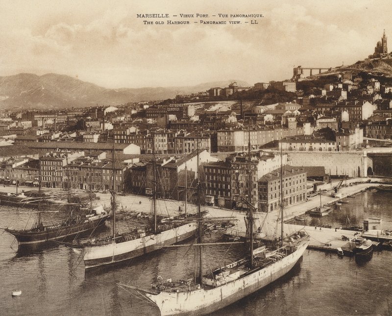 Marsilya / Marseilles: Vieux Limanı, Panoramik görünüm (b/w fotoğraf) by French Photographer