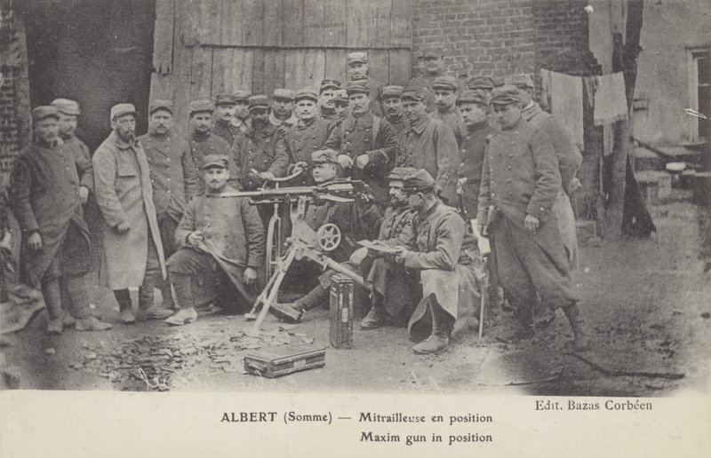 Maxim silahı yerinde, Albert, Somme, Birinci Dünya Savaşı (s/b fotoğraf) by French Photographer
