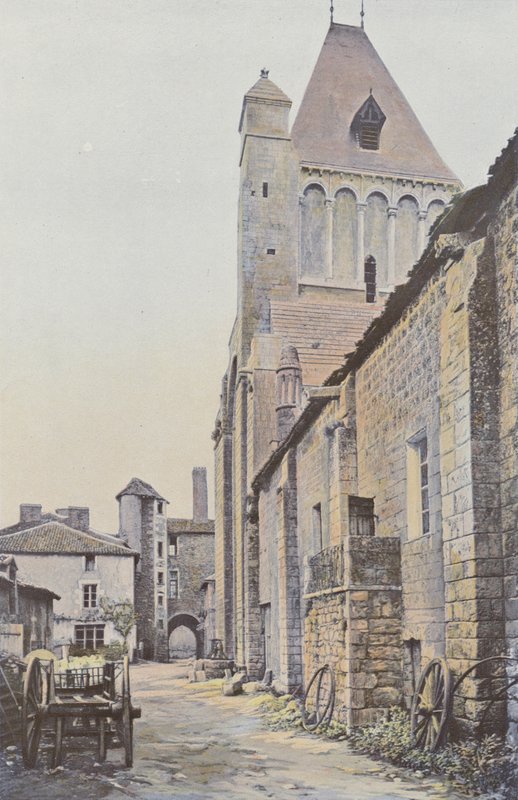Nouaille, Eski Manastır by French Photographer