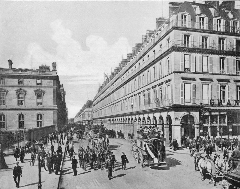Paris - Rue de Rivoli (s/b fotoğraf) by French Photographer