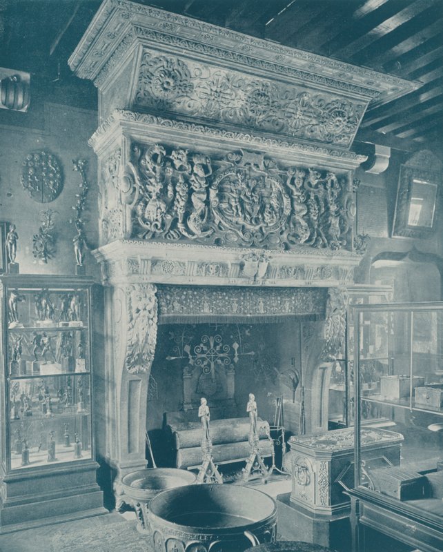 Paris: Oymalı Bir Şömine, Musee Cluny (s/b fotoğraf) by French Photographer