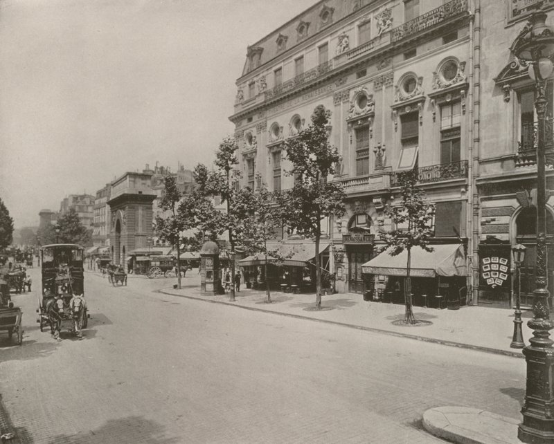 Paris: Rönesans Tiyatrosu ve Porte St Martin (s/b fotoğraf) by French Photographer