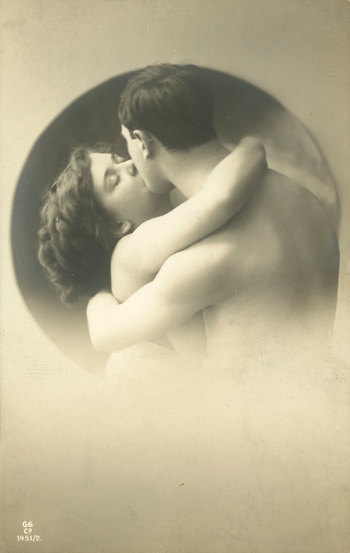 Tutkulu öpücük by French Photographer