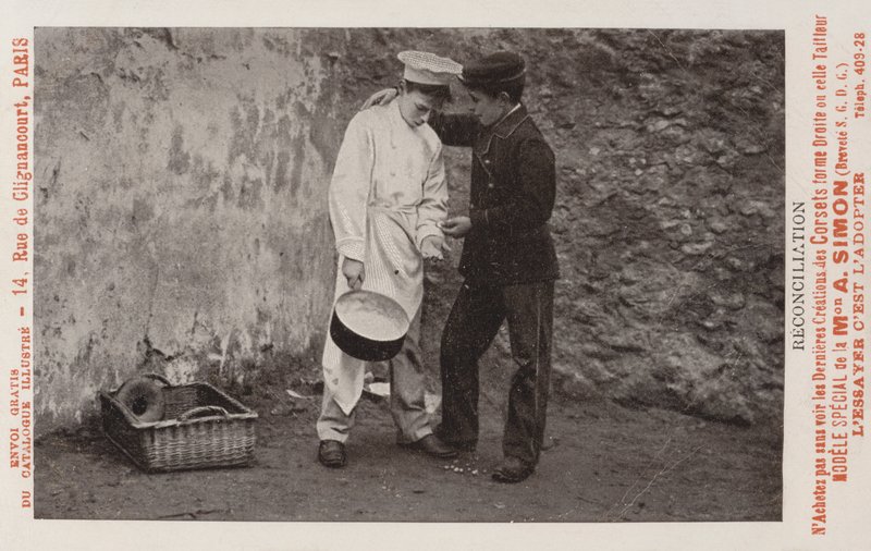 Otelde veya restoranda çalışan iki erkek arasındaki uzlaşma by French Photographer