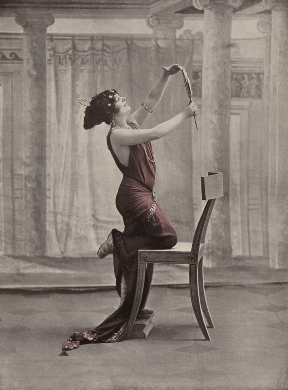 Regina Badet, Fransız komedi oyuncusu (renkli fotoğraf) by French Photographer