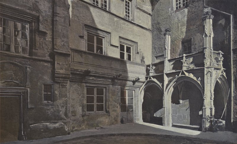 Rodez, House on Place dEstaing, Avlu manzaralı by French Photographer