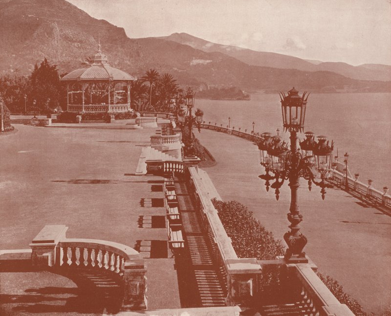Kumarhane Bahçelerinin Deniz Terası (s/b fotoğraf) by French Photographer