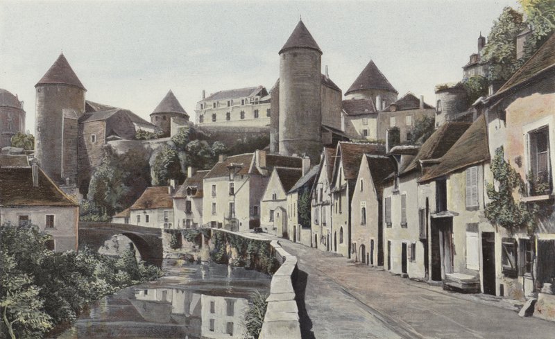 Semur, Armançon sahilinde çekilen görüntü by French Photographer