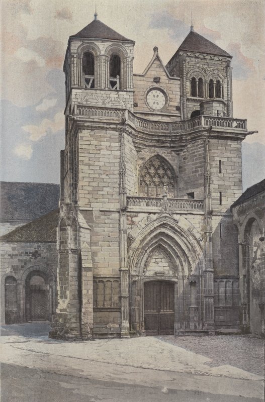 Souvigny, Kilise, Cephe O by French Photographer
