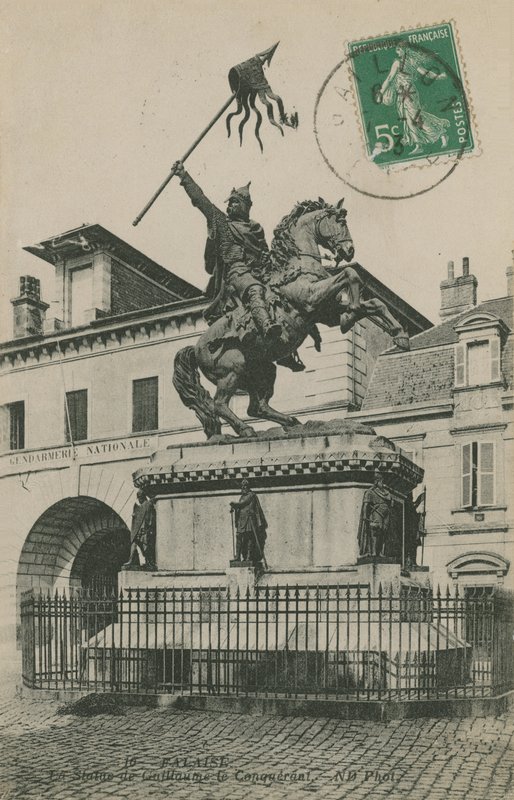 Fatih William Heykeli, Falaise, Normandiya. 1913 yılında gönderilen kartpostal. by French Photographer