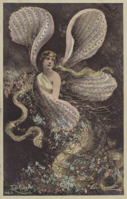 gerçeküstü kız by French Photographer
