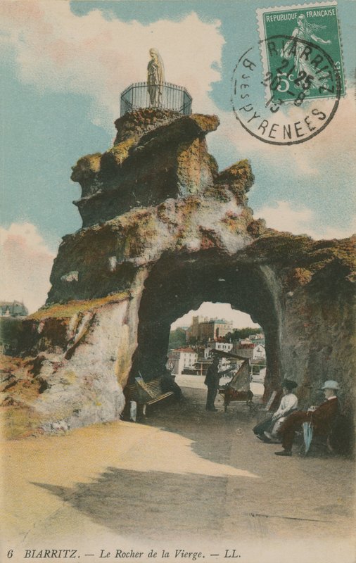 Biarritz, Fransa'daki Kutsal Bakire Kayası. 1913 yılında gönderilen kartpostal. by French Photographer