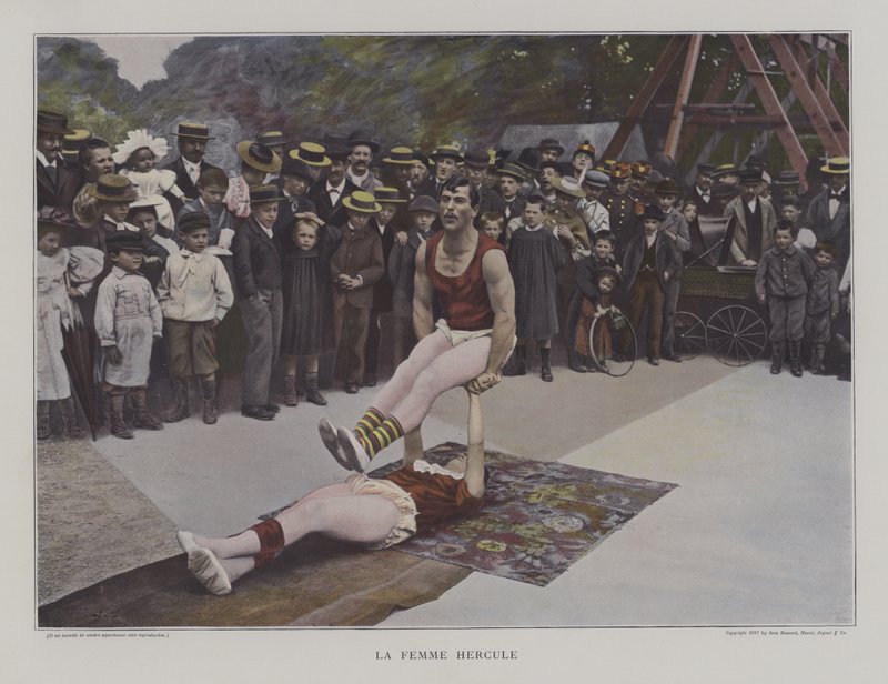 Dişi Herkül (renkli fotoğraf) by French Photographer