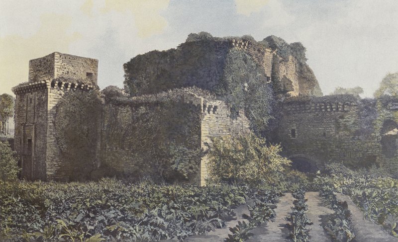 Tiffauges, Chateau Harabeleri, Avludan Görünüm by French Photographer