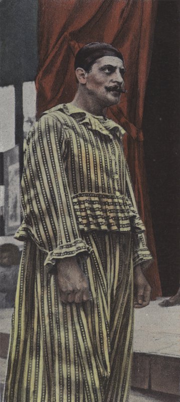Gezici şovmen (renkli fotoğraf) by French Photographer