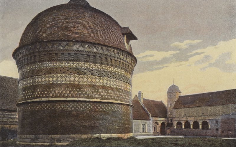 Varengeville, Ango sahibinin malikanesi, iç avlu ve güvercinlik by French Photographer