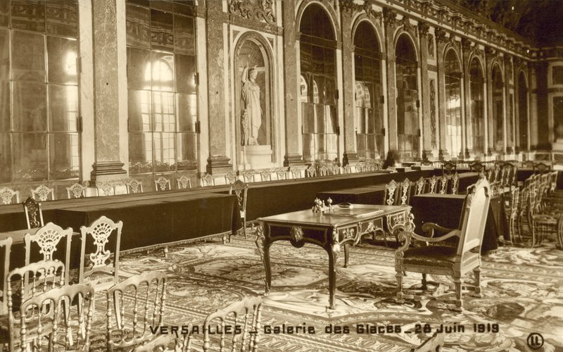 Versay, Aynalı Salon, 28 Haziran 1919 by French Photographer