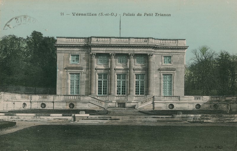 Versay, Petit Trianon Sarayı. 1913 yılında gönderilen kartpostal. by French Photographer