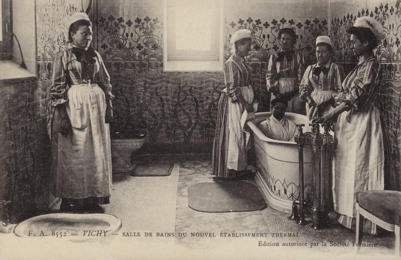 Vichy, Banyo by French Photographer