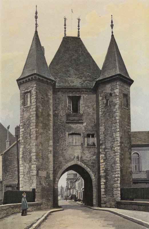 Villeneuve-sur-Yonne, Porte de Joigny by French Photographer