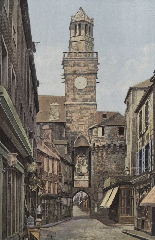 Vire, Porte de lHorloge, şehir dışında by French Photographer