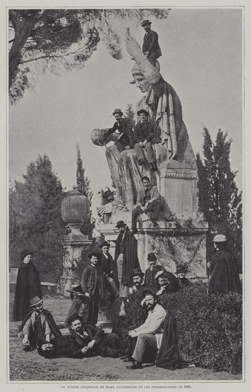 Muzaffer Roma heykelinin ziyaretçileri by French Photographer